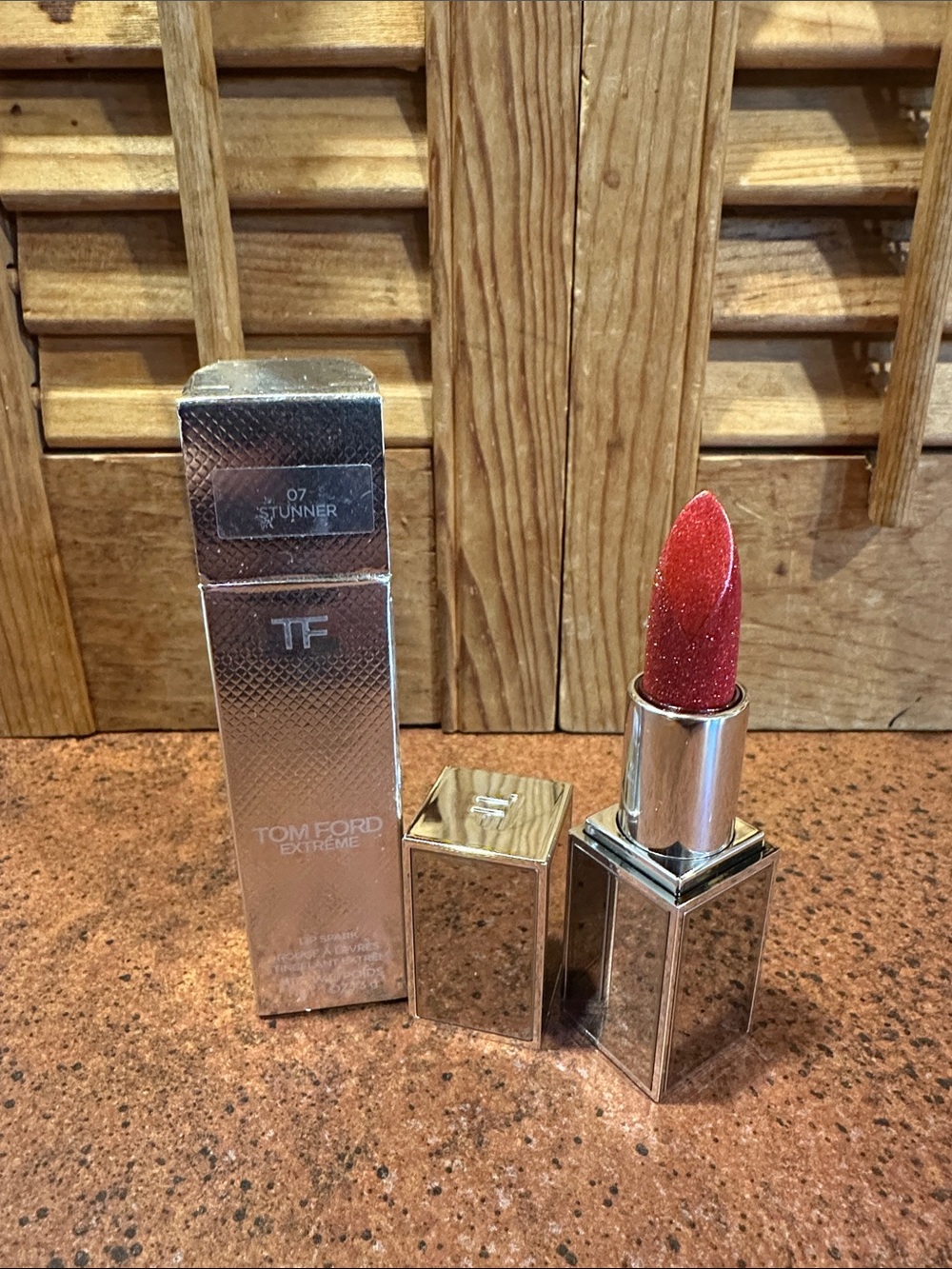 Tom Ford Extreme Lipstick - 07 Stunner Sparkling Red